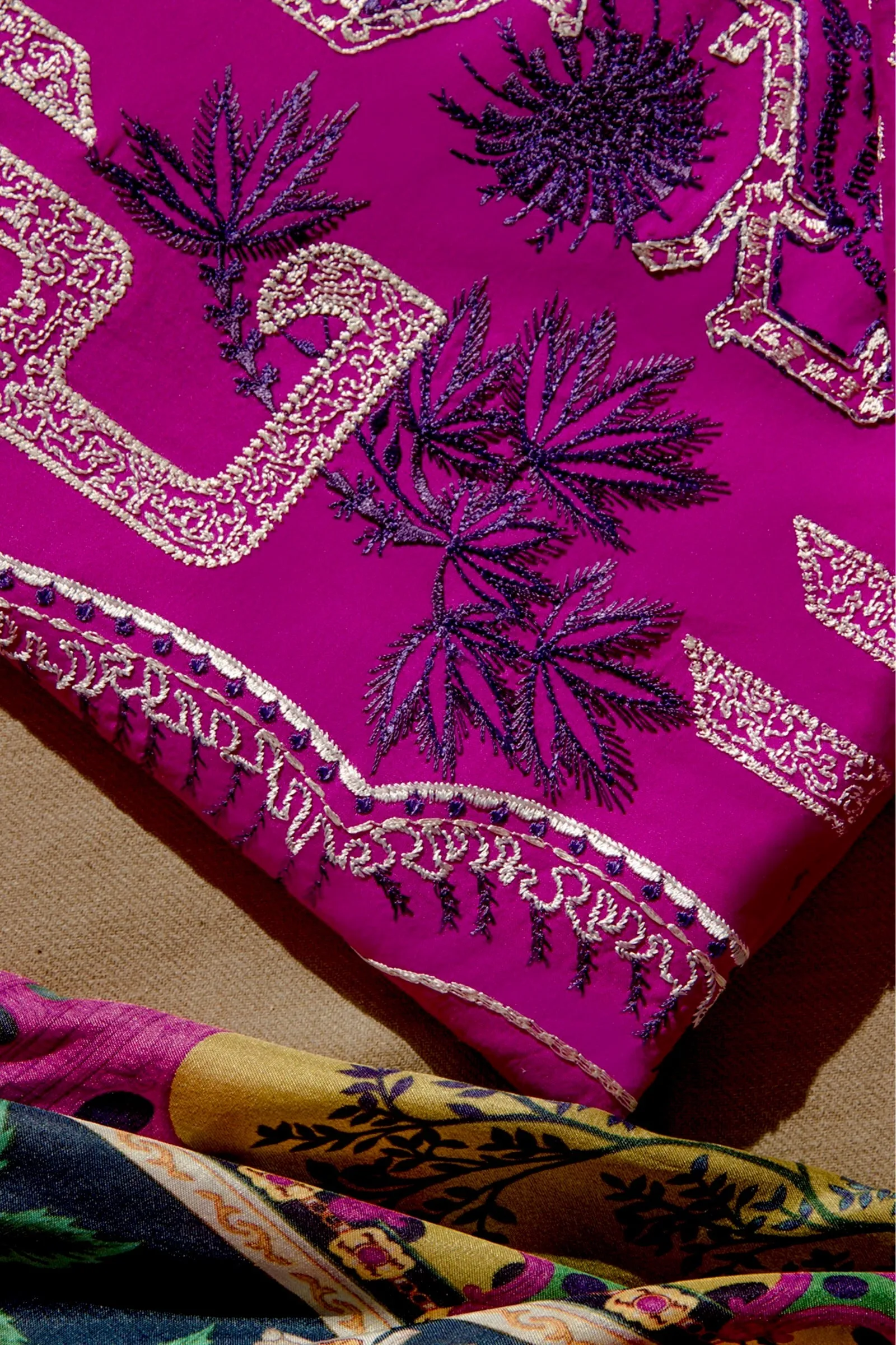 Élan Luxury Lawn Collection – EL-12 A (AMARLI)