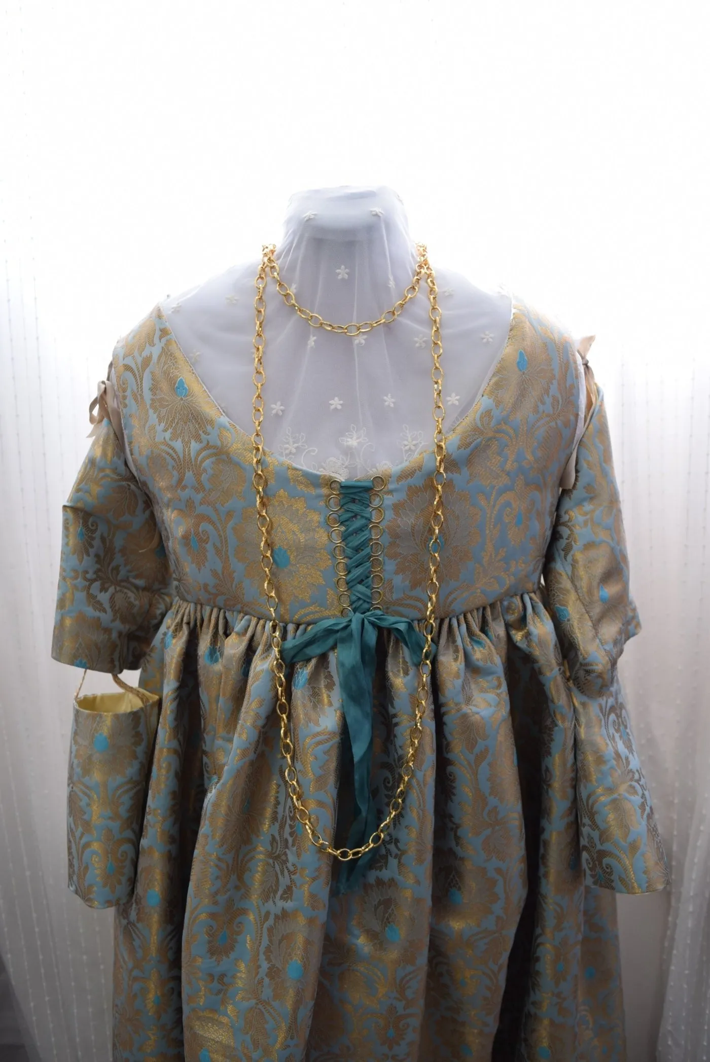 Renaissance Chain Necklace - Large Oval